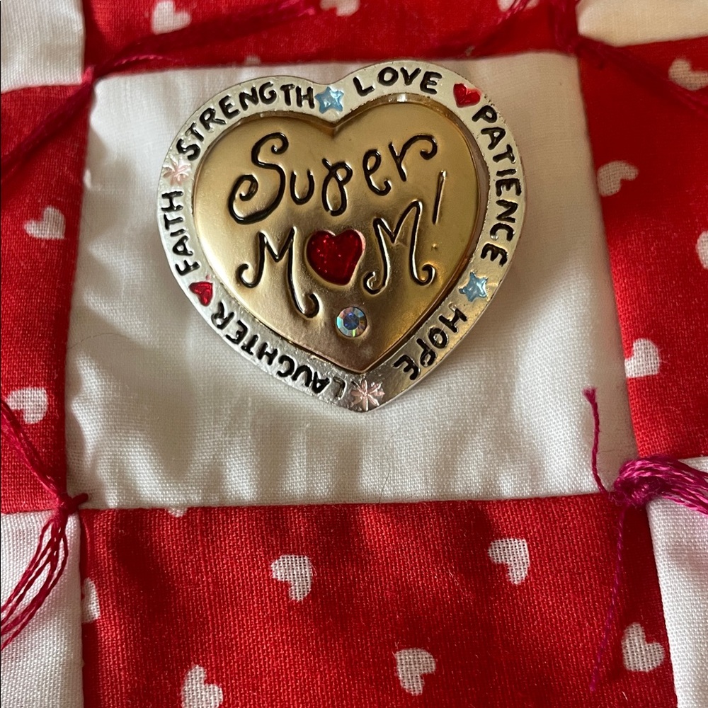Super Mom Heart Brooch Lovely Sentiments